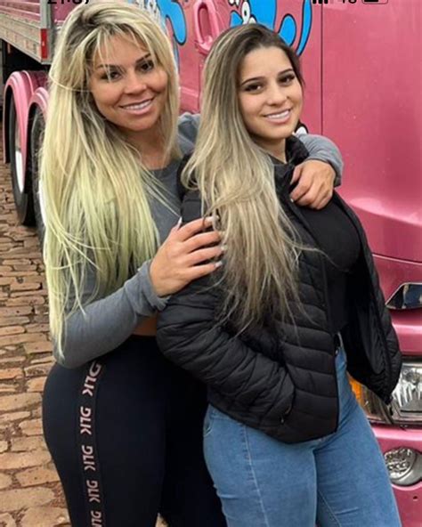 Deborah Furgang videos pelada nua mostrando buceta e peitos.